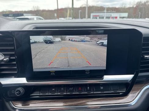 Used 2023 Chevrolet Silverado 1500 LT image 2