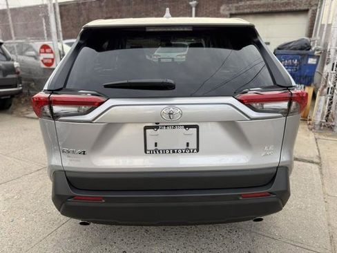 Certified 2024 Toyota RAV4 LE AWD/4WD image 5