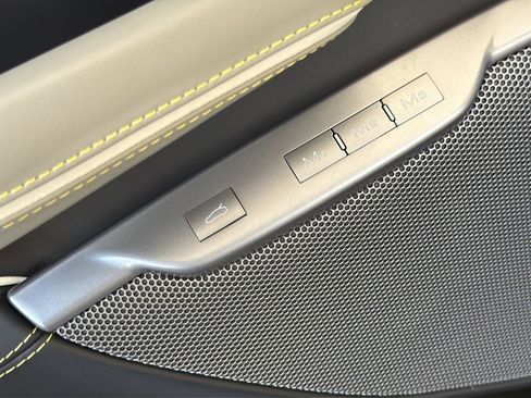 Used 2023 Ferrari Portofino M RWD image 11
