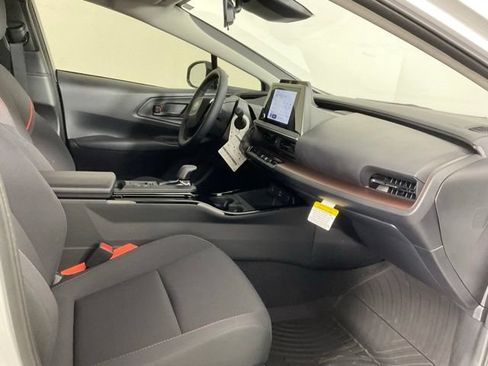Used 2026 Toyota Prius Plug-In Hybrid FWD image 16