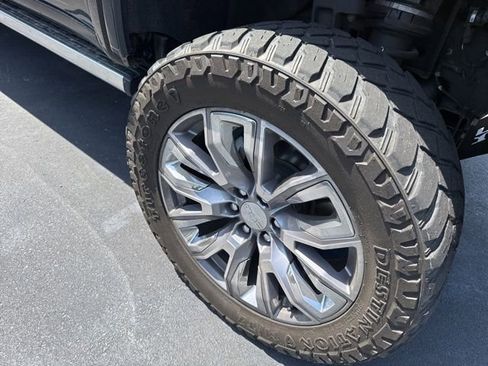 Used 2023 GMC Sierra 1500 Denali w/ Denali Reserve Package AWD/4WD image 9