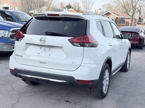 Used 2018 Nissan Rogue SV image 8