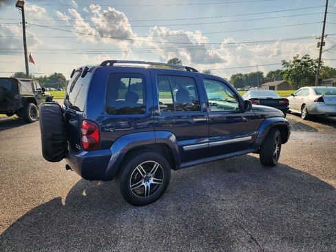 Used 2006 Jeep Liberty Limited AWD/4WD image 3