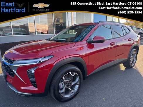 New 2026 Chevrolet Trax LT w/ Sunroof Package image 1