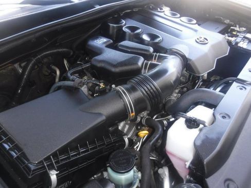 Used 2014 Toyota 4Runner Limited AWD/4WD image 24