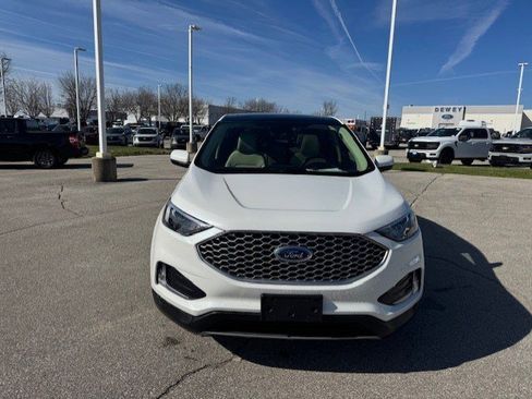 Certified 2024 Ford Edge SEL w/ Convenience Package AWD/4WD image 2