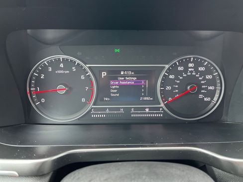 Used 2023 Kia Sorento LX image 41