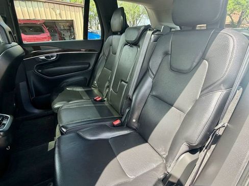 Used 2018 Volvo XC90 T6 Momentum w/ Momentum Plus Package AWD/4WD image 24