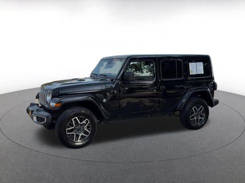 Used 2025 Jeep Wrangler Unlimited Sahara AWD/4WD image 8