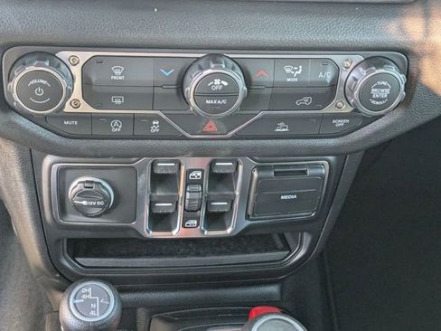 New 2026 Jeep Gladiator Sport AWD/4WD image 18