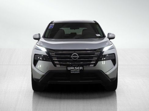 Used 2025 Nissan Rogue SV AWD/4WD image 8