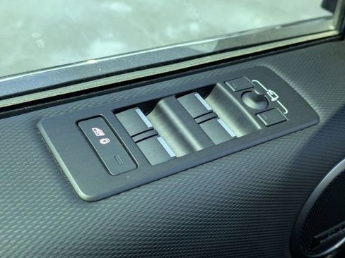 Used 2023 Land Rover Discovery HSE R-Dynamic AWD/4WD image 30