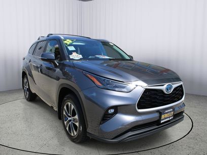 Used 2023 Toyota Highlander XLE