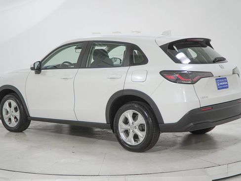 Used 2023 Honda HR-V LX image 6