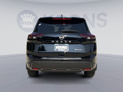 Used 2024 Nissan Rogue SV AWD/4WD image 5