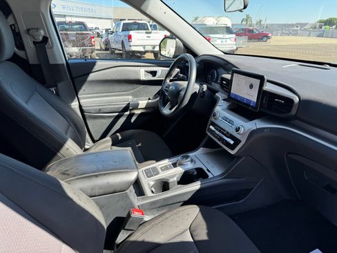 Certified 2022 Ford Explorer XLT RWD image 20