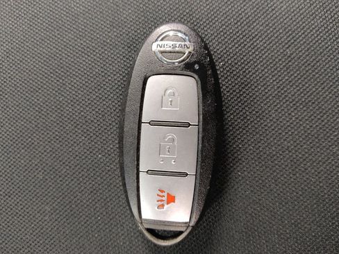 Used 2020 Nissan Pathfinder S FWD image 32