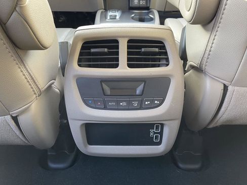 Used 2022 Honda Pilot EX-L image 16