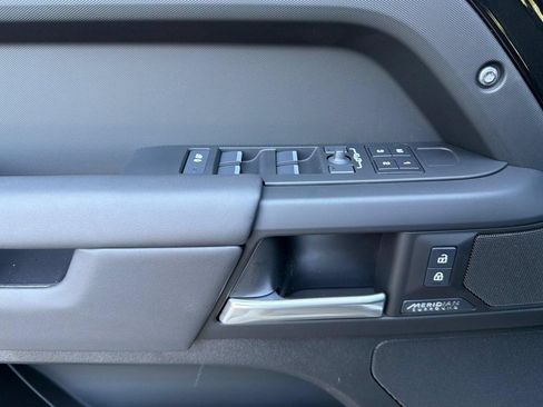 New 2026 Land Rover Defender 130 X-Dynamic SE AWD/4WD image 13