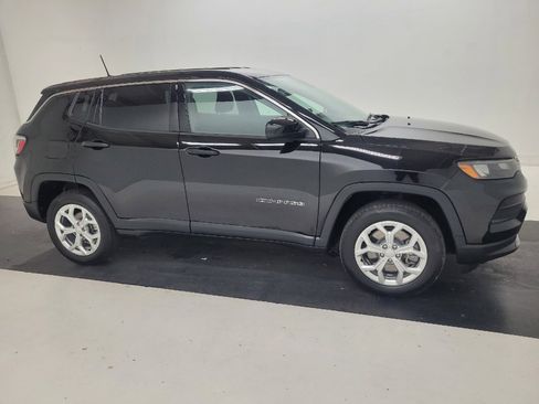 Used 2024 Jeep Compass Sport AWD/4WD image 11