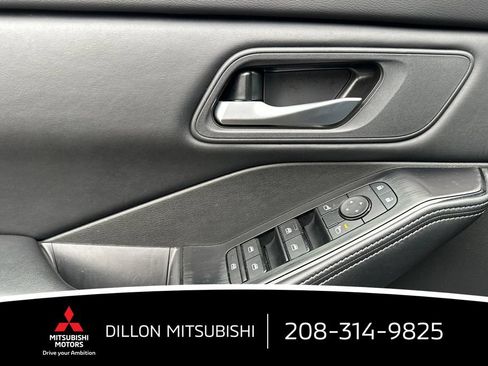 Used 2025 Nissan Rogue SV AWD/4WD image 14