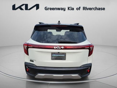 Used 2025 Kia Seltos S FWD image 5