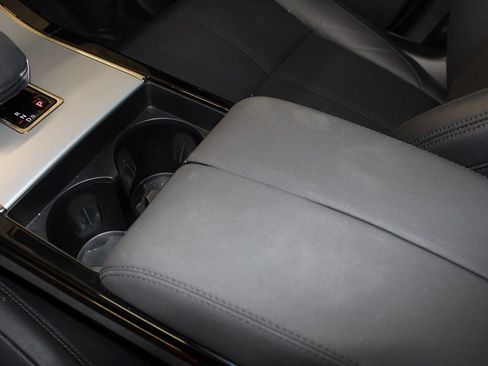 Used 2025 Land Rover Range Rover Velar S image 33