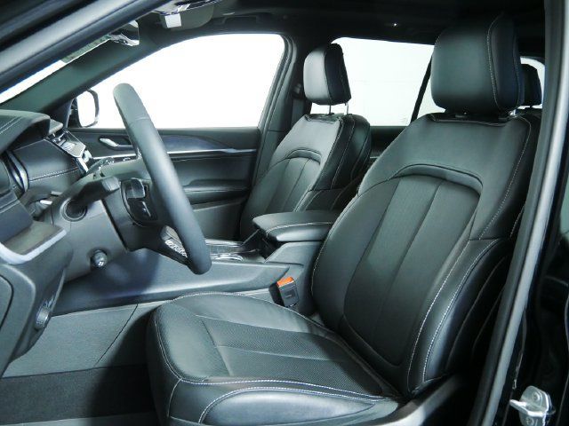 Used 2026 Jeep Grand Cherokee Limited AWD/4WD image 20