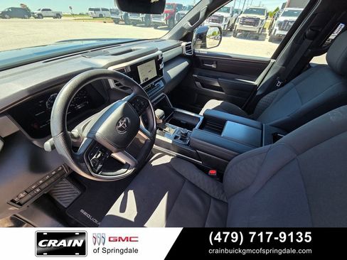 Used 2025 Toyota Sequoia SR5 AWD/4WD image 10