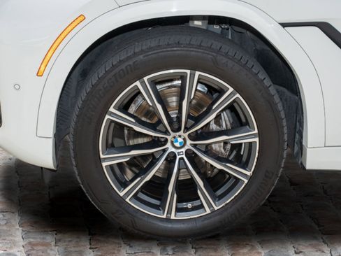 Used 2024 BMW X6 xDrive40i w/ Premium Package image 37