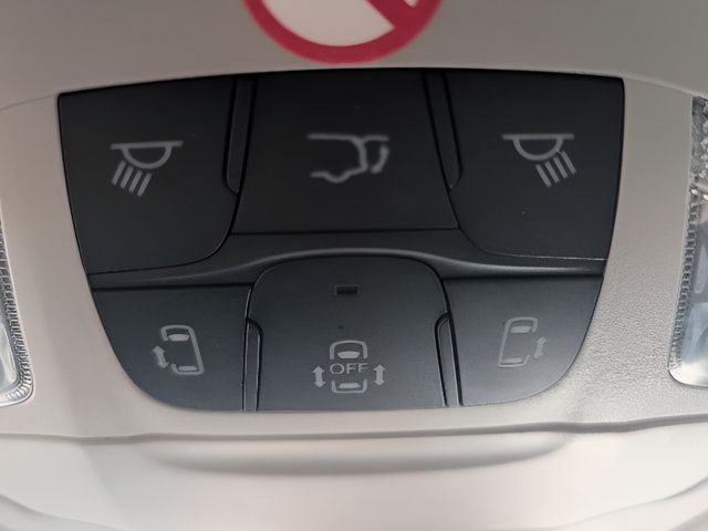 Used 2023 Chrysler Pacifica Touring-L FWD image 18