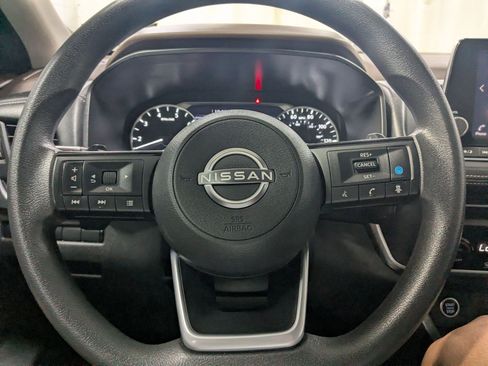 Used 2023 Nissan Rogue SV AWD/4WD image 12