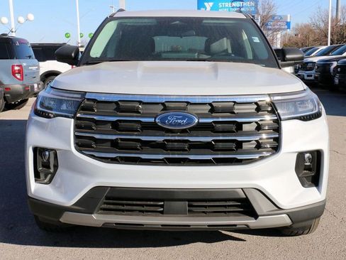 New 2026 Ford Explorer Active w/ Active Comfort Package image 3