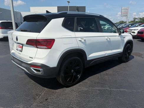 Used 2024 Volkswagen Taos SE AWD/4WD image 11