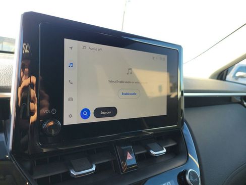 Used 2023 Toyota Corolla Cross XLE image 19