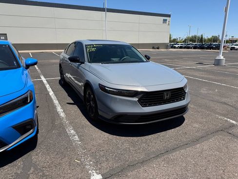 Used 2025 Honda Accord SE image 3