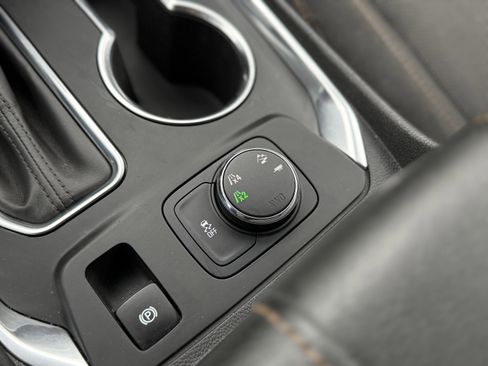 Used 2019 Chevrolet Traverse LT image 22