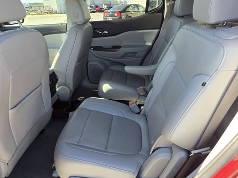 Used 2021 GMC Acadia SLT w/ Preferred Package image 11