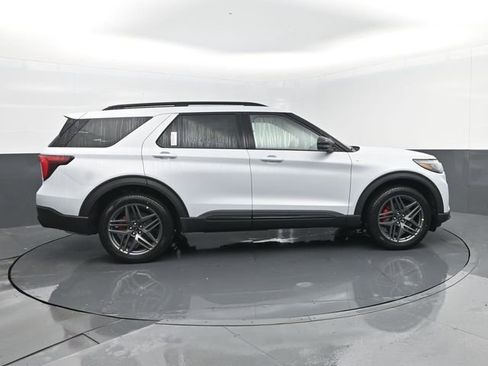 New 2026 Ford Explorer ST-Line w/ ST-Line Street Pack image 4