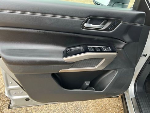 Used 2025 Nissan Pathfinder Platinum w/ Lighting Package (N92) image 28