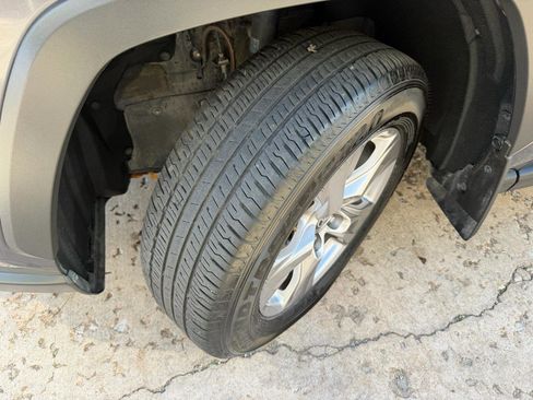 Used 2025 Toyota RAV4 XLE w/ Convenience Package image 23