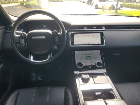 Used 2019 Land Rover Range Rover Velar S image 16
