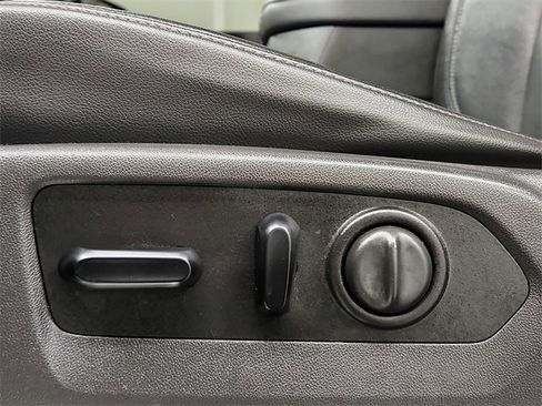 Used 2020 Chevrolet Silverado 1500 LT Trail Boss image 28