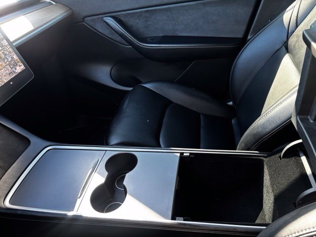 Used 2021 Tesla Model Y Long Range AWD/4WD image 24