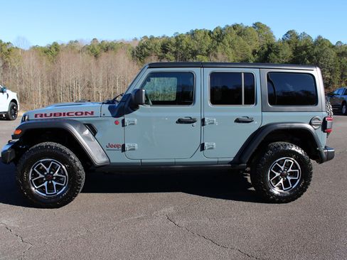 Used 2025 Jeep Wrangler Unlimited Rubicon image 6