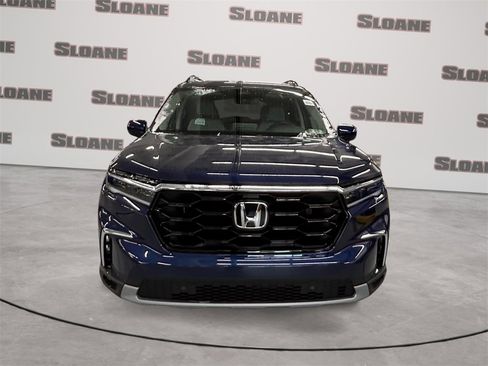 New 2025 Honda Pilot Touring image 8