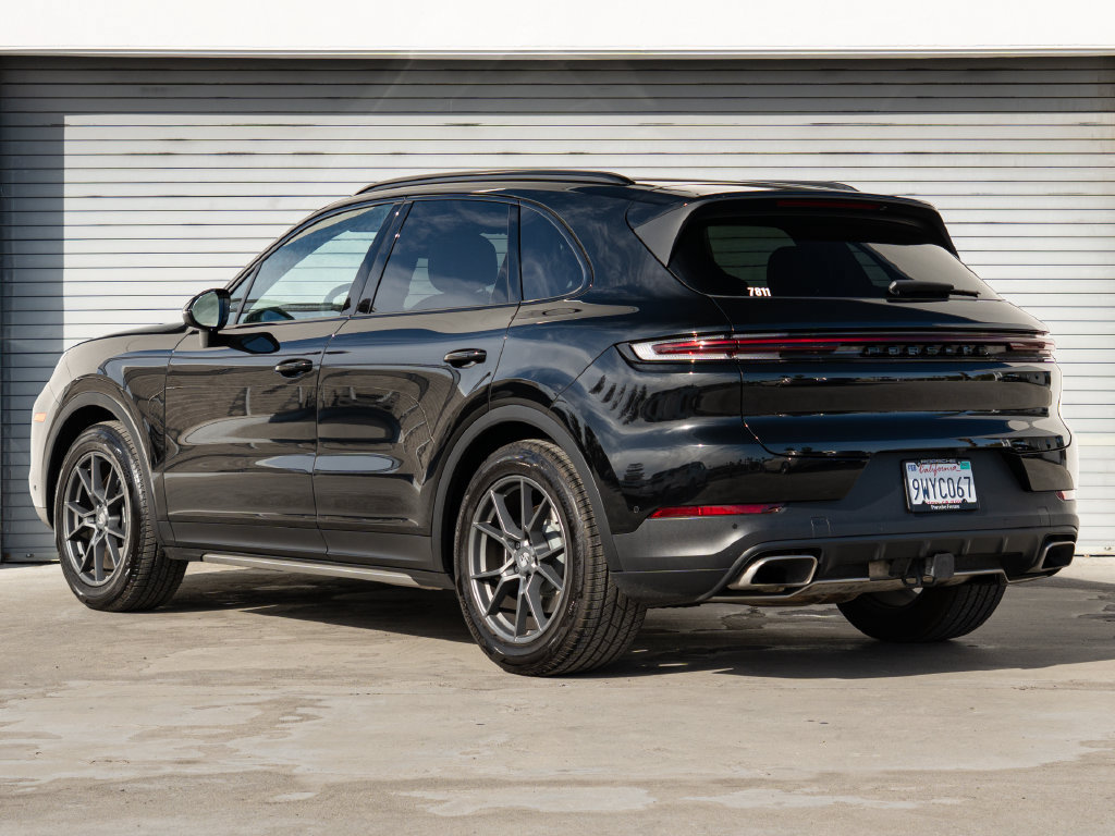 Certified 2026 Porsche Cayenne AWD/4WD image 3