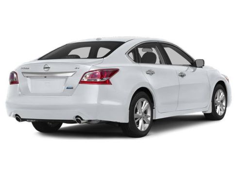 Used 2015 Nissan Altima 2.5 SV FWD image 2