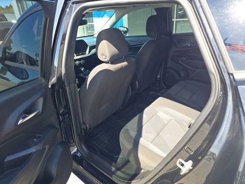 Used 2024 Chevrolet Trax LS w/ LS Convenience Package image 27