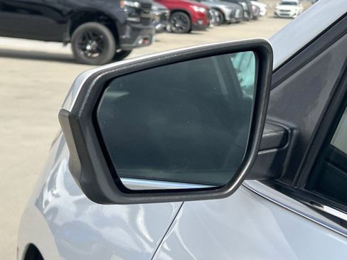 Used 2023 Chevrolet Equinox LT FWD image 19